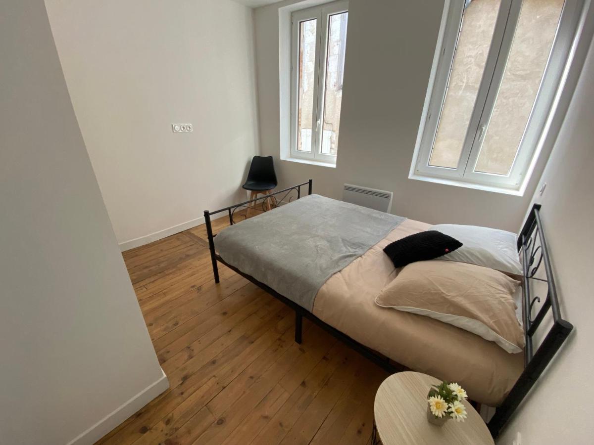 Logement Tout Equipe Layrac Exterior photo